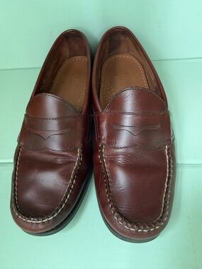 GH Bass Classic penny loafer / moc toe Size 9.5 EE (extra wide)